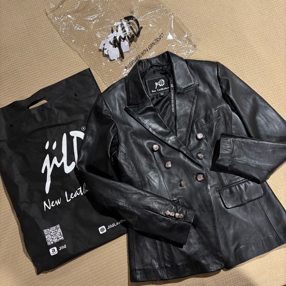 NWT! Lamb Leather Black Blazer Jacket ~ Medium 38” ~ As seen on Kim Kardashian